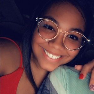 Meet your Posher, Mikayla